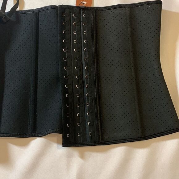 Size Medium black waist trainer.  Train your waist the way YOU want it;) - Picture 2 of 9